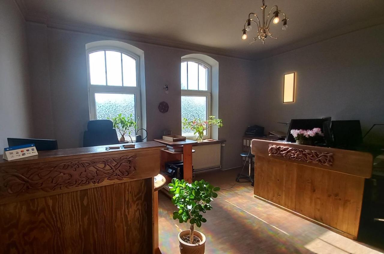Triskele Haus - Oekologisches Gaestehaus Der Heilstaette Strelitz นอยชเตรลิทซ์ ภายนอก รูปภาพ