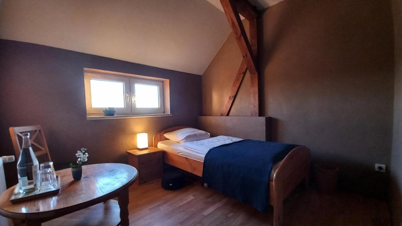 Triskele Haus - Oekologisches Gaestehaus Der Heilstaette Strelitz นอยชเตรลิทซ์ ภายนอก รูปภาพ
