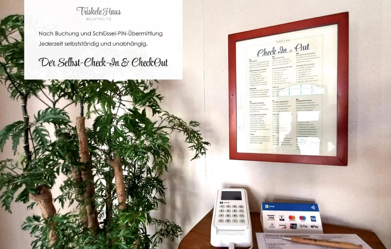 Triskele Haus - Oekologisches Gaestehaus Der Heilstaette Strelitz นอยชเตรลิทซ์ ภายนอก รูปภาพ